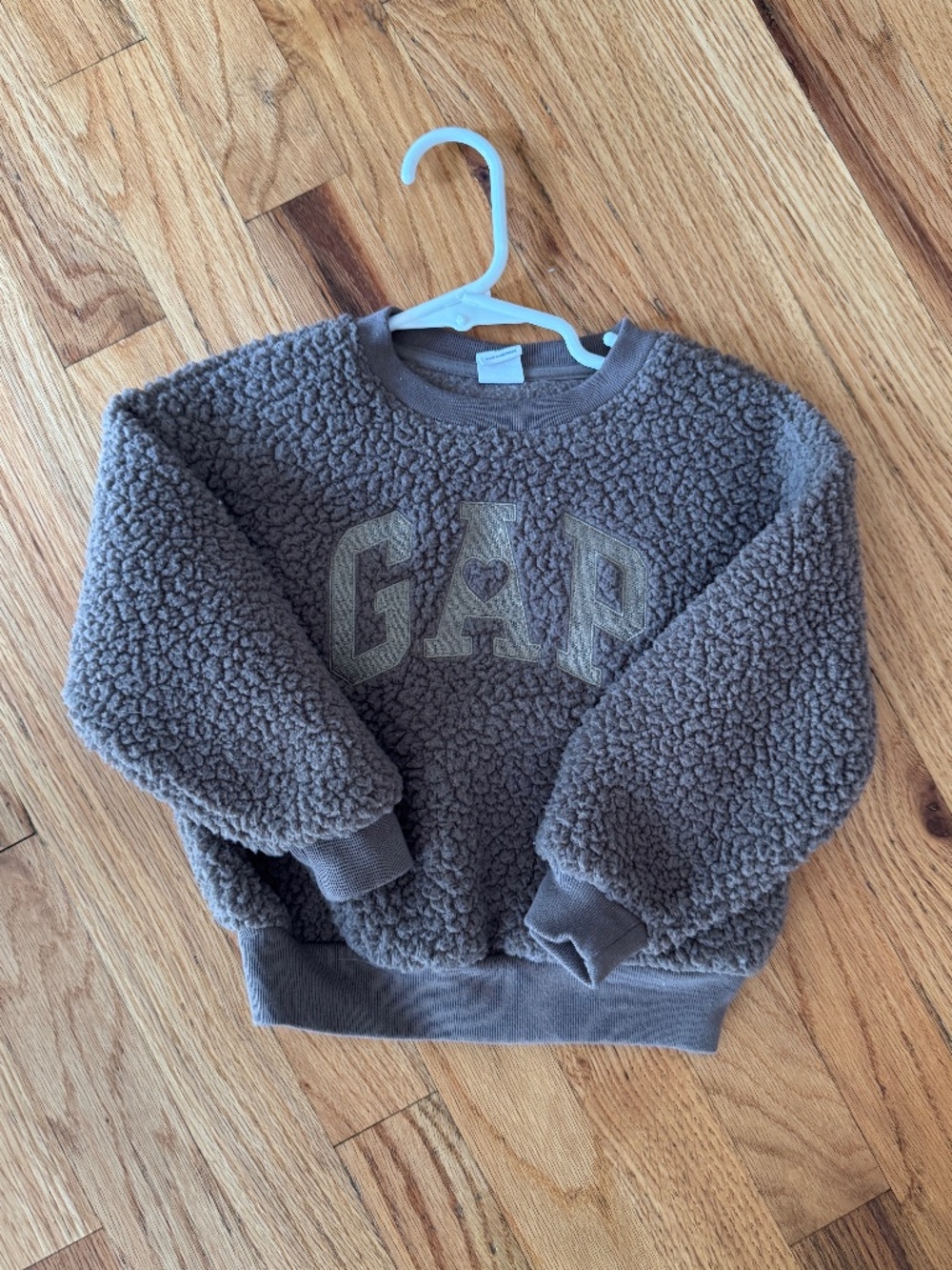 Gap sweatshirt